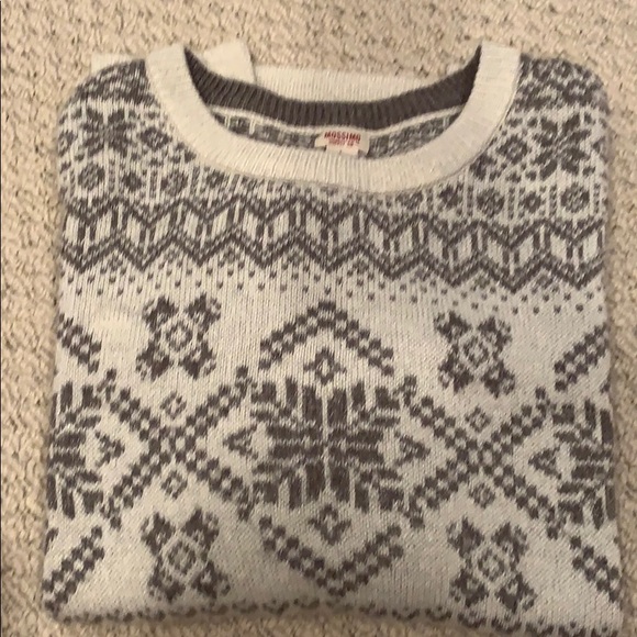 Women’s Mossimo white & gray snowflake sweater - Picture 5 of 6